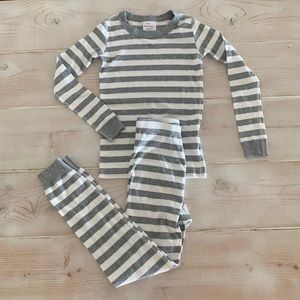 Hanna Andersson long John style organic cotton grey striped pajama set size 8